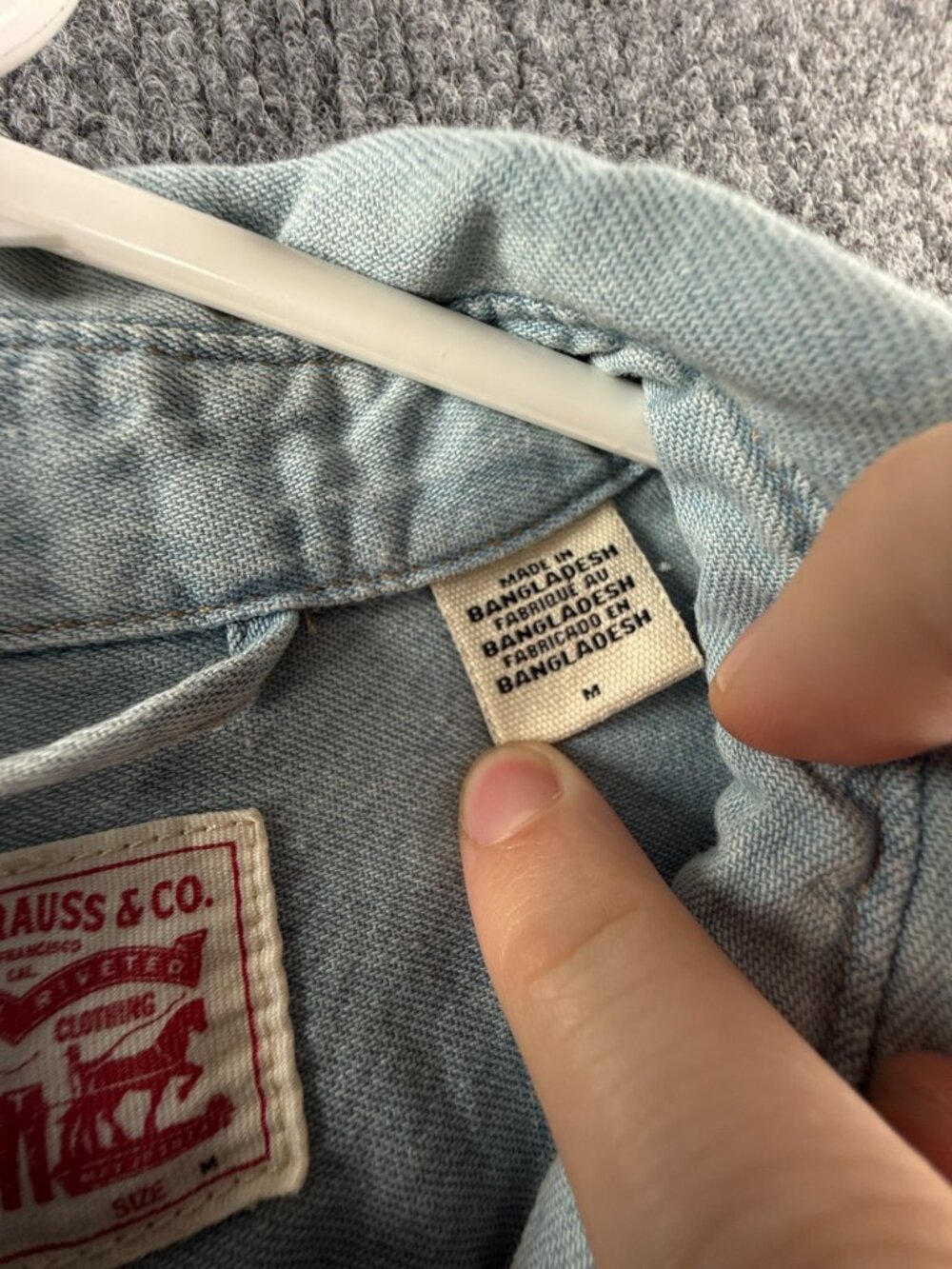 NWT Levi’s Pearl Snap Up Shirt Western Denim Pockets Lightweight Medium Blue - Picture 14 of 15